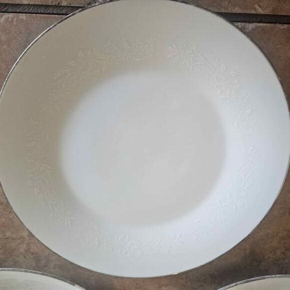 Noritake Reina 6450Q Plates Set of 3 10.5" Ceramic White w/White Flowers - Picture 2 of 7